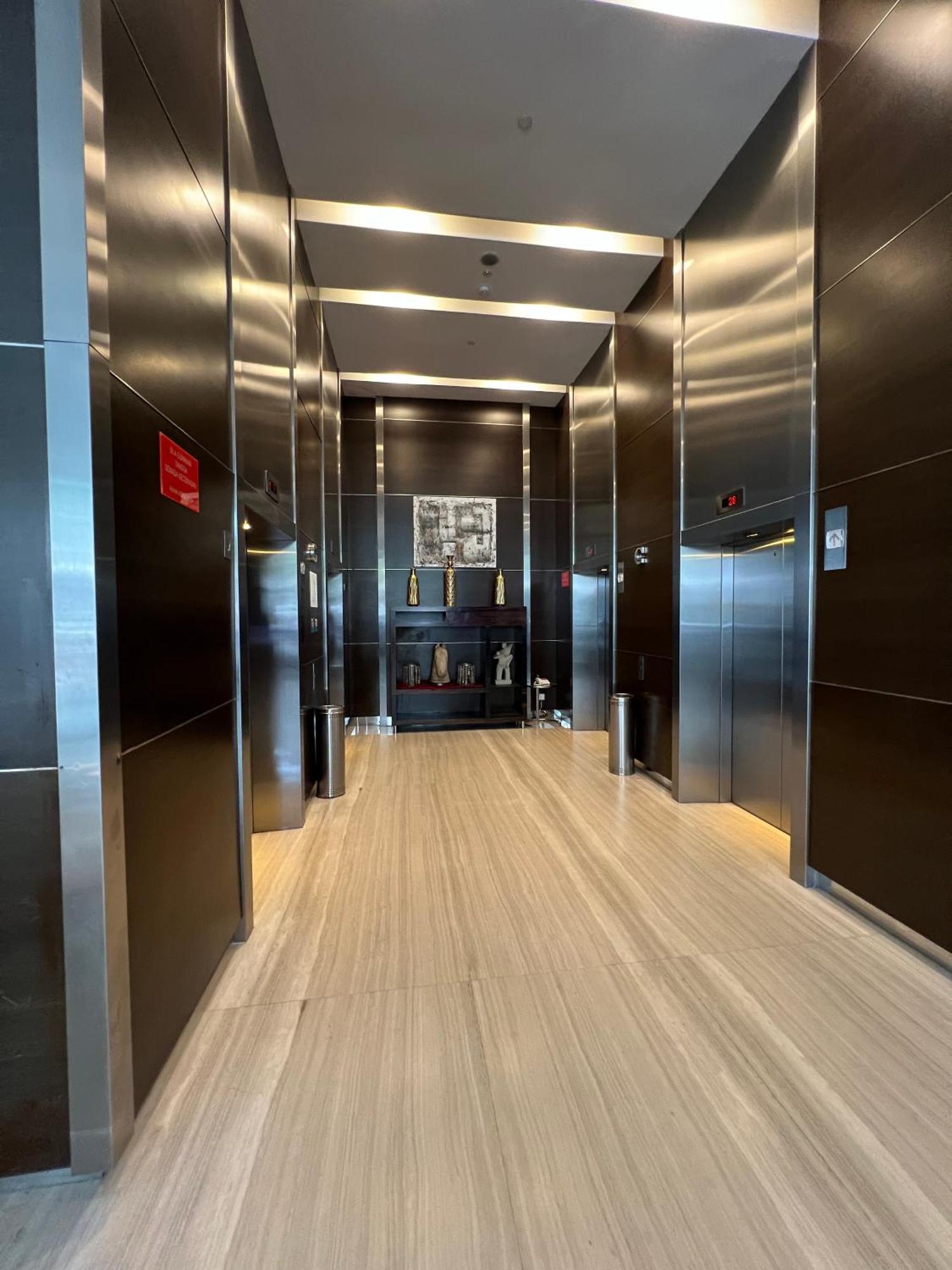 1 Bukit Ceylon Apartemen *