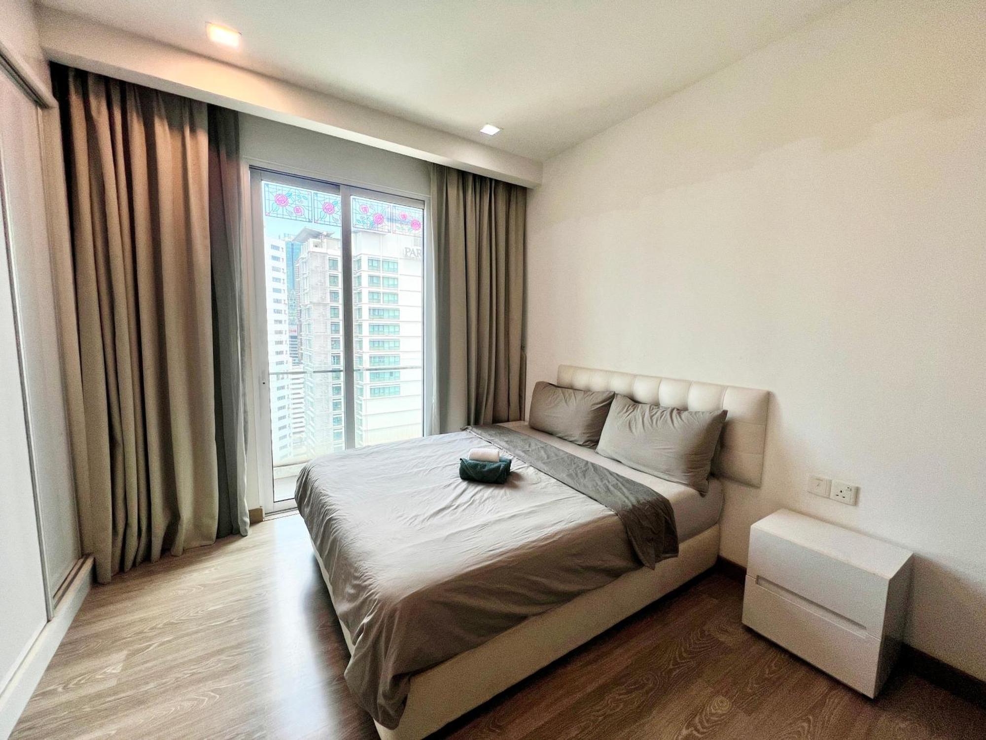 1 Bukit Ceylon Apartemen *