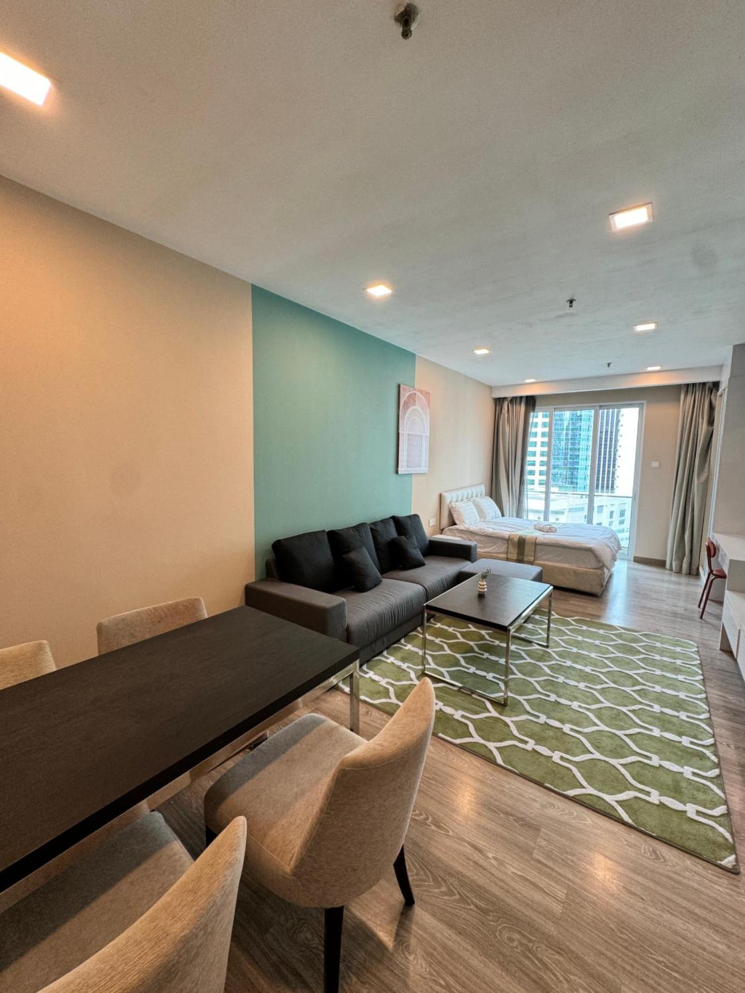 1 Bukit Ceylon Apartemen